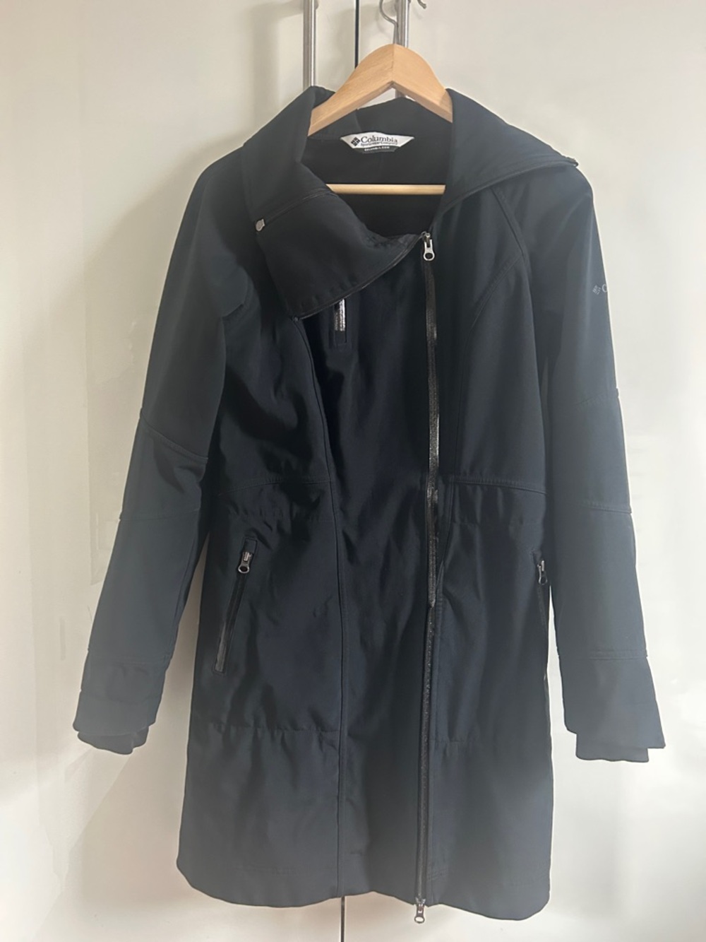 Columbia Women's Black Long Zip-Front Raincoat